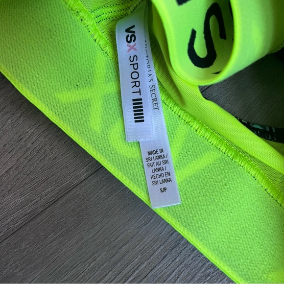 VSX Vibrant Patterned Sports Bra - Picture 4 of 6